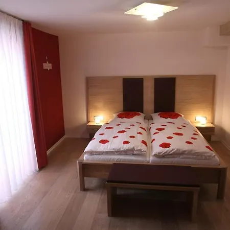 Rothweinhotel 3* Wiesenbronn