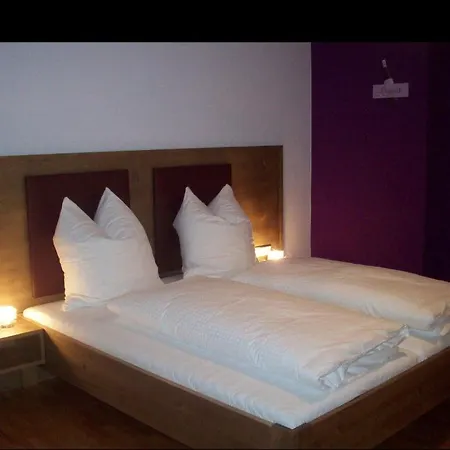Rothweinhotel 3* Wiesenbronn