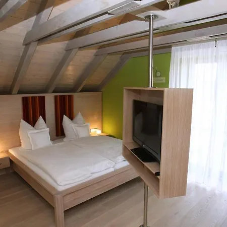 Rothweinhotel 3* Wiesenbronn