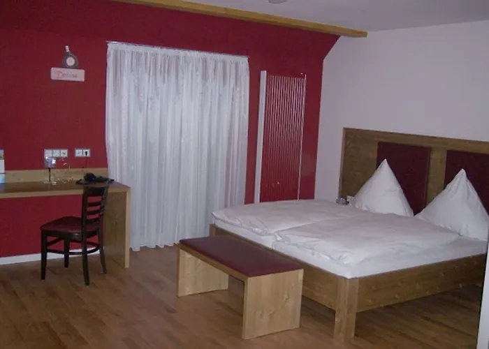 Rothweinhotel 3* Wiesenbronn