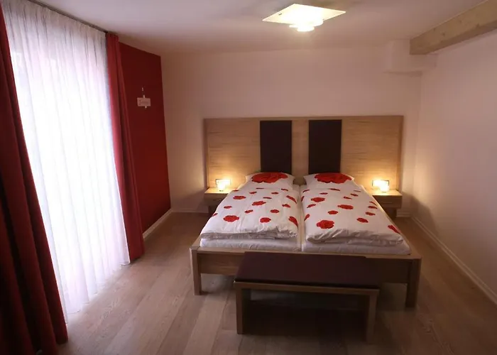 Rothweinhotel 3* Wiesenbronn