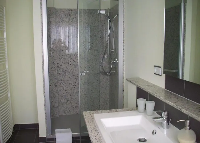 Rothweinhotel Hotell Wiesenbronn