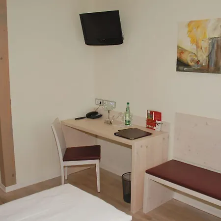 Rothweinhotel Hotel 3*
