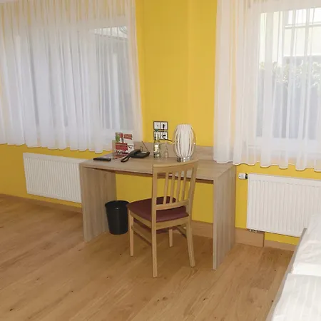 Rothweinhotel 3*
