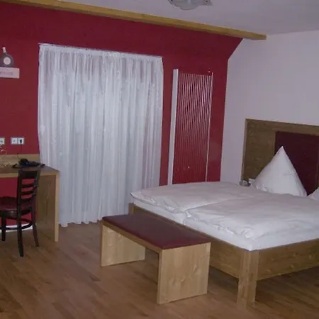 Rothweinhotel 3* Wiesenbronn