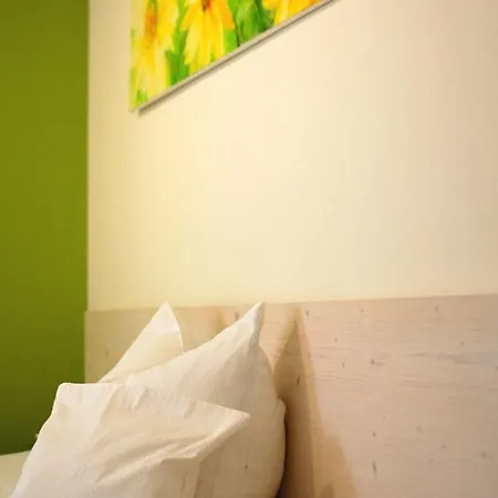 Rothweinhotel 3*
