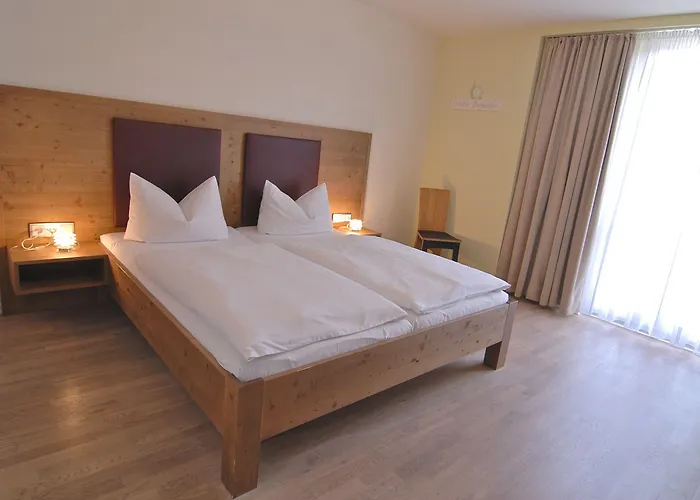 Rothweinhotel Wiesenbronn